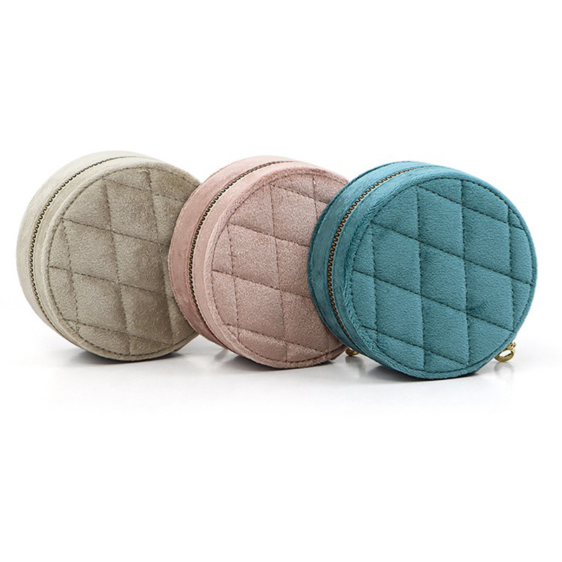 ラウンドダイヤモンドベルベットトラベルジュエリーボックスイヤ - Accessories Travel Jewelry Box のレビューと価格