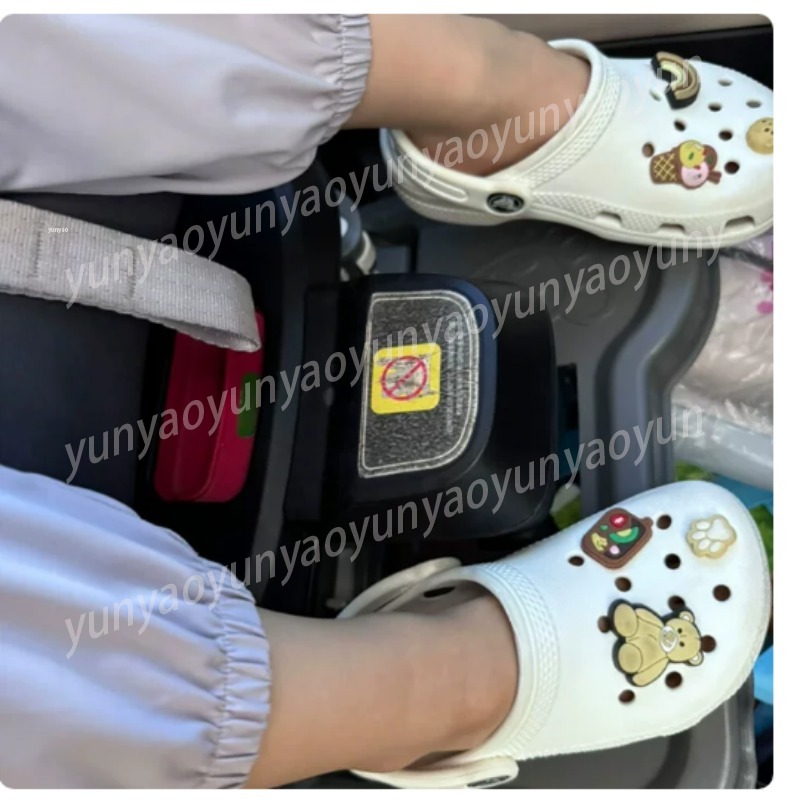 ポータブル折りたたみ式車用ベビーフットレストペダルユニバーサ - Travel Accessories Baby のレビューと価格
